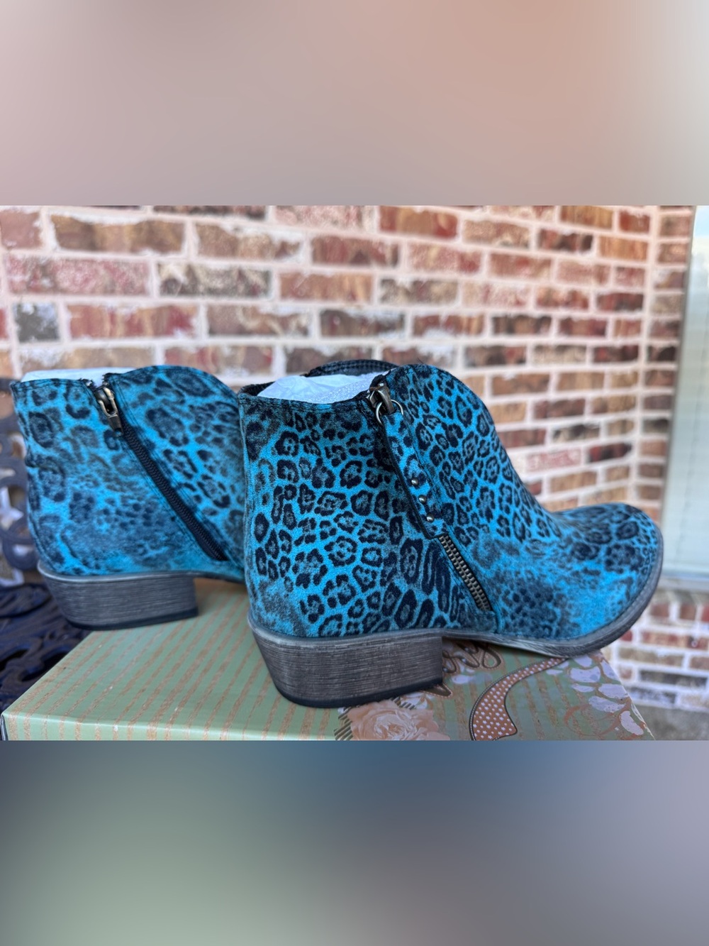 Very G Divine Leopard Print Ankle Booties Turquoise Women’s Size 10 NIB - Picture 6 of 8